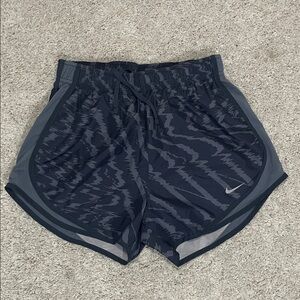 Nike Women's Gray Patterned Athletic Shorts